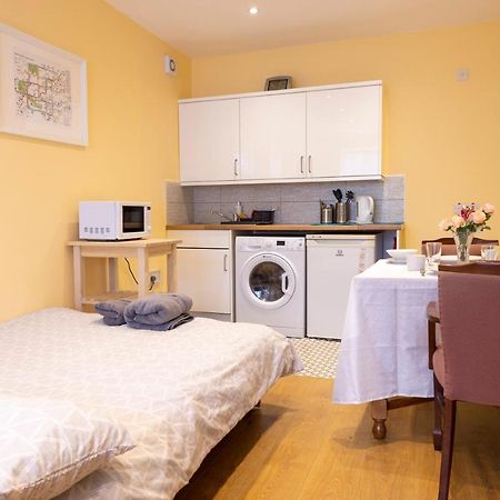 London Vegetarian Smoke & Pet Free En-Suite With Ev Parking Edgware Екстер'єр фото