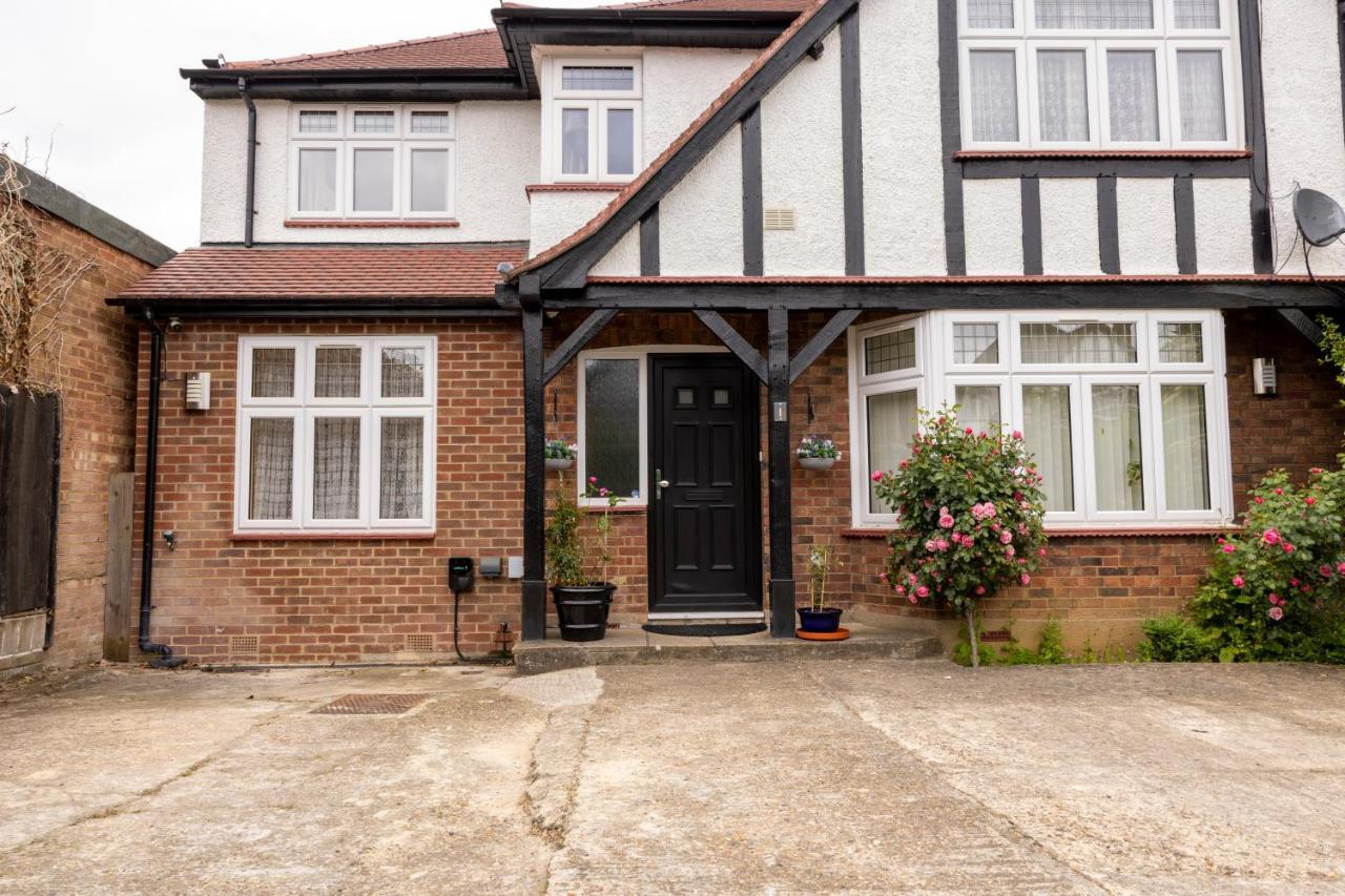 London Vegetarian Smoke & Pet Free En-Suite With Ev Parking Edgware Екстер'єр фото