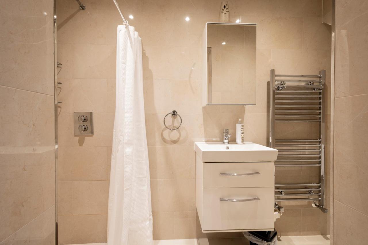 London Vegetarian Smoke & Pet Free En-Suite With Ev Parking Edgware Екстер'єр фото