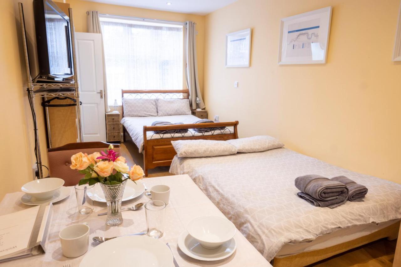 London Vegetarian Smoke & Pet Free En-Suite With Ev Parking Edgware Екстер'єр фото