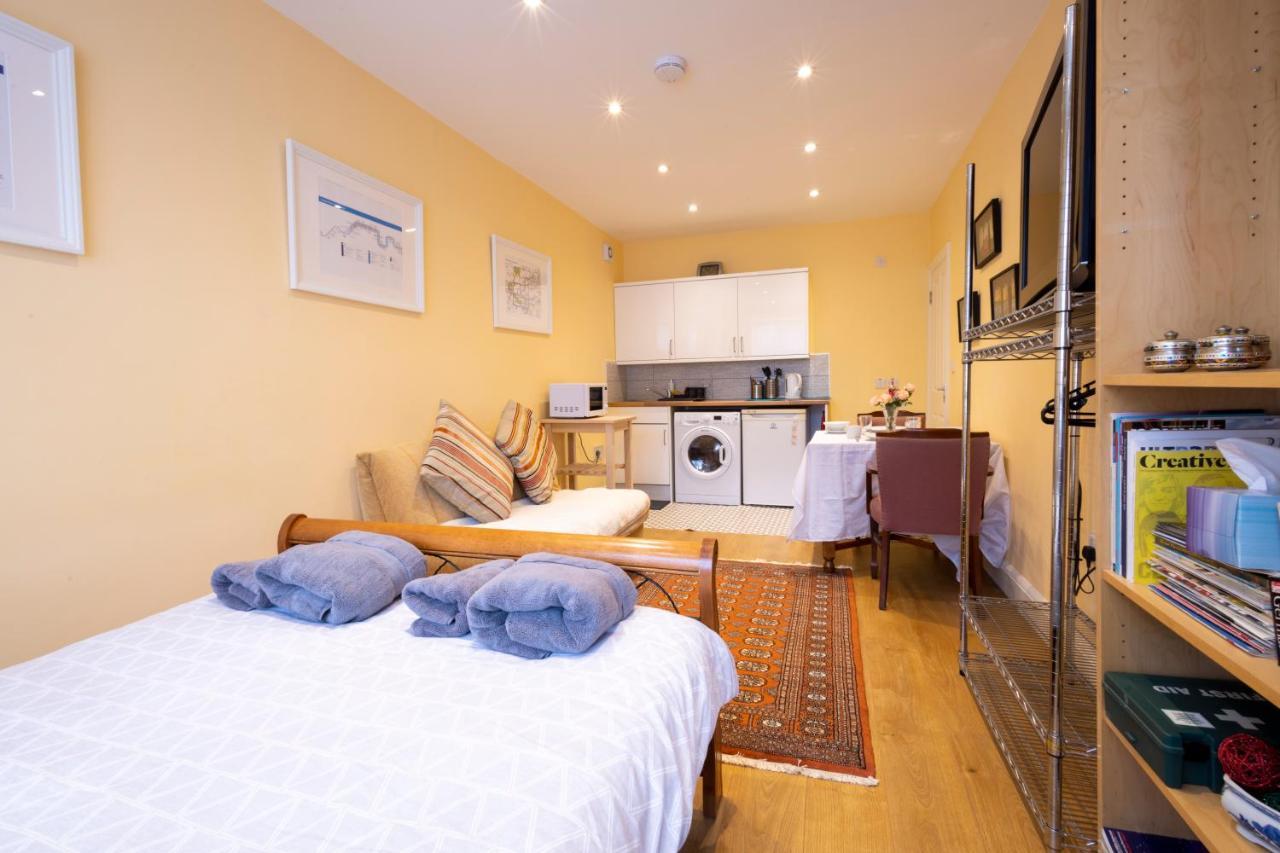 London Vegetarian Smoke & Pet Free En-Suite With Ev Parking Edgware Екстер'єр фото