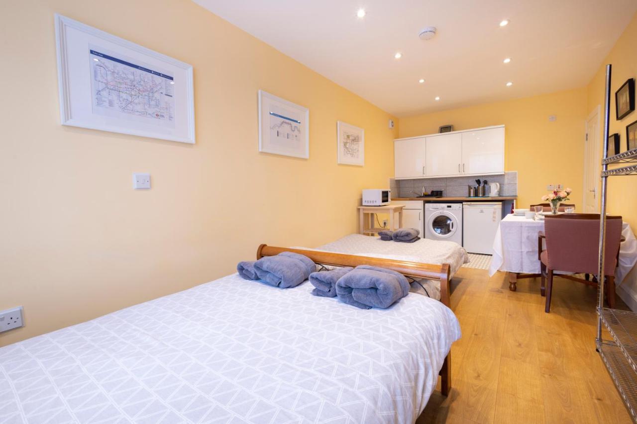 London Vegetarian Smoke & Pet Free En-Suite With Ev Parking Edgware Екстер'єр фото