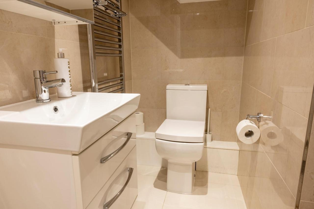 London Vegetarian Smoke & Pet Free En-Suite With Ev Parking Edgware Екстер'єр фото
