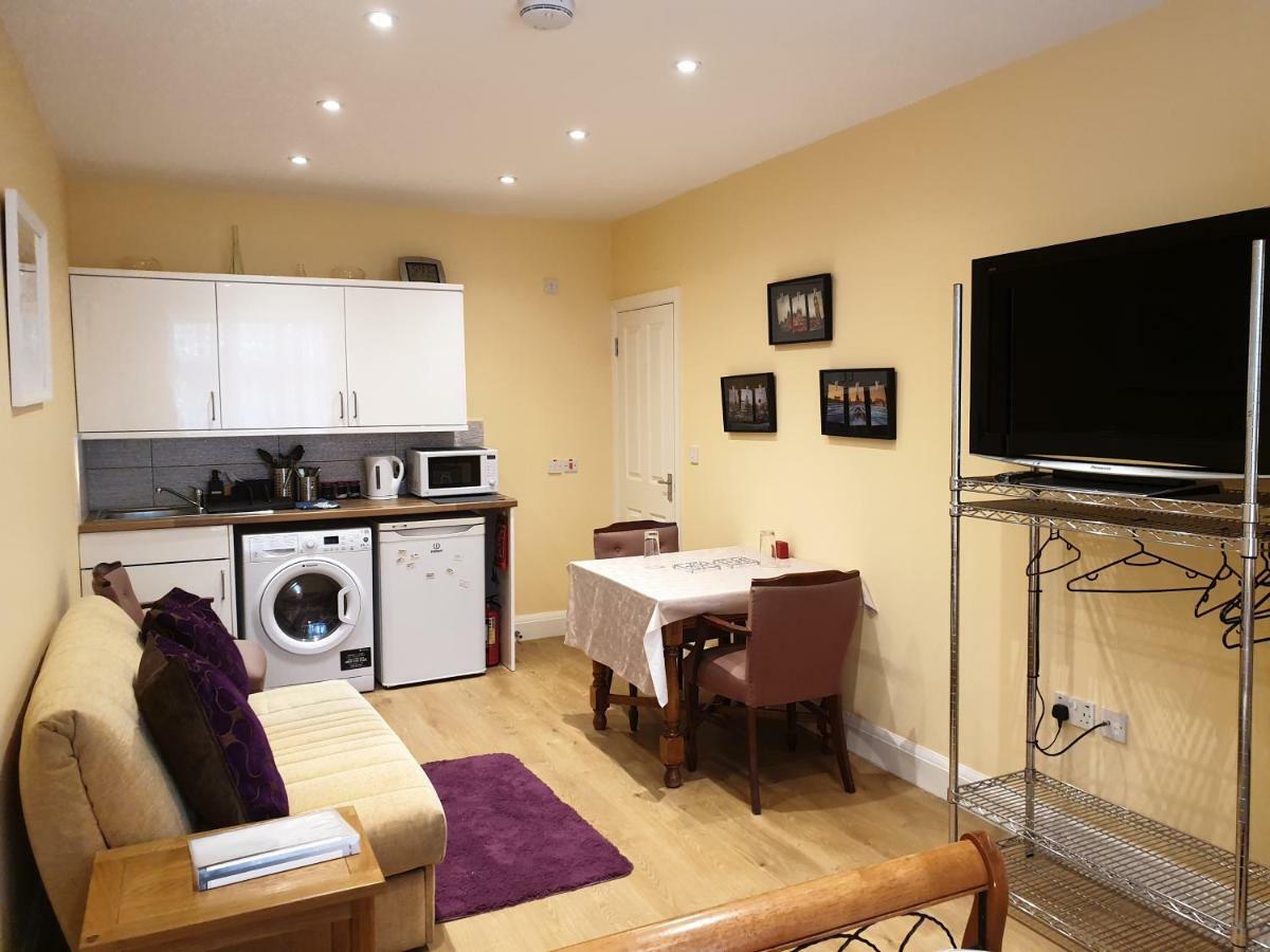 London Vegetarian Smoke & Pet Free En-Suite With Ev Parking Edgware Екстер'єр фото
